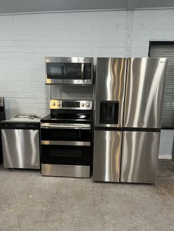 🔥 4-Piece Kitchen Appliance Set – Great Condition! 🔥