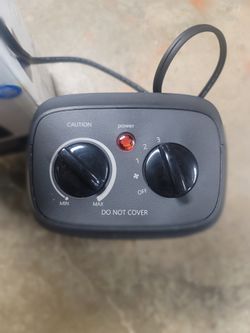 Mainstays 1500W ceramic space heater black - works great