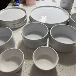 Juego De Cazuelas Y Platos De Cerámica 