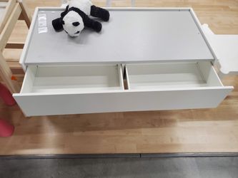 Dundra activity table with storage