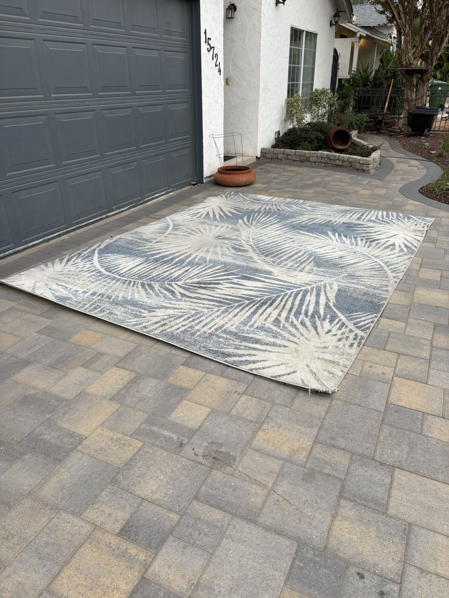 Rug