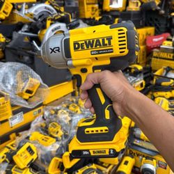 Dewalt 20v XR 1/2 Impact Wrench With Battery 