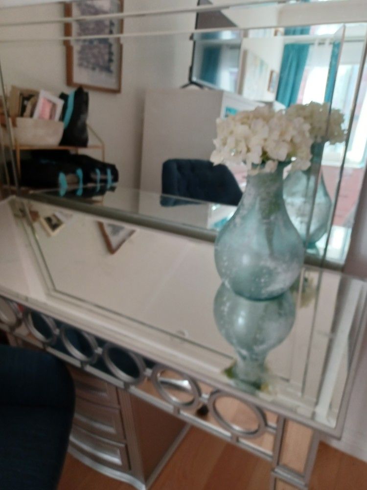 Vanity With Mirror 2 Styles