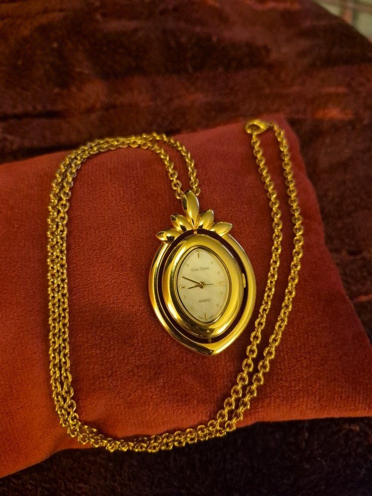 Vintage Gem Time Gold Tone Watch Pendant Necklace w/Mother of Pearl Asian Theme
