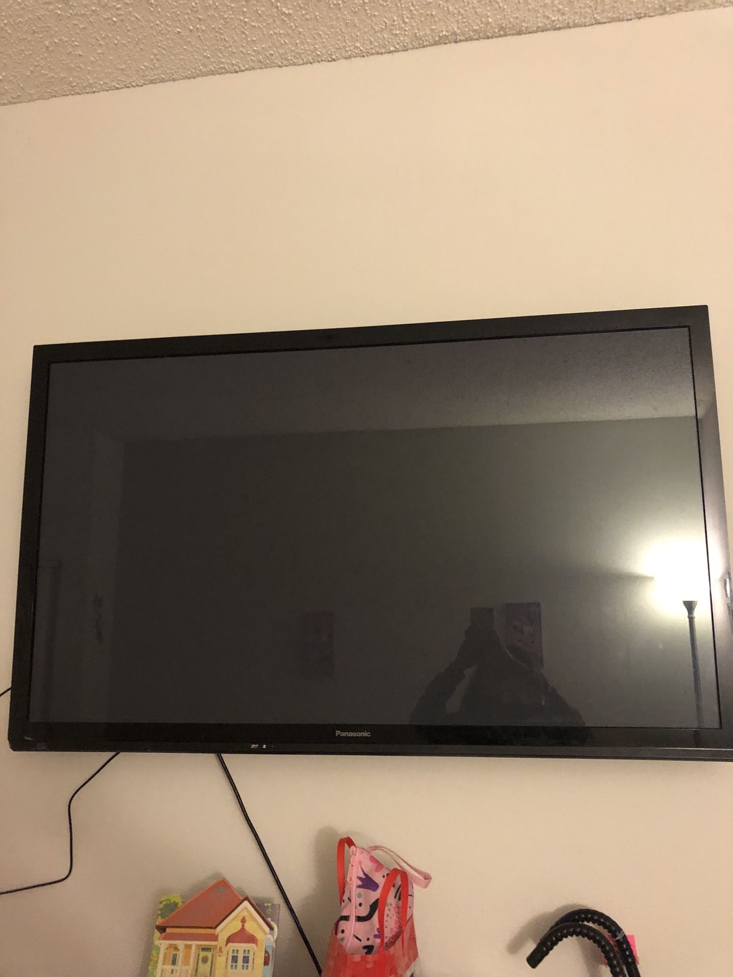 Panasonic 48” TV (Not A Smart Tv) Will Need Fire stick Or Roku Device 