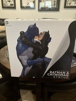 DC Collectibles Batman Hush Batman And Catwoman Kiss Statue #AP06 NIB