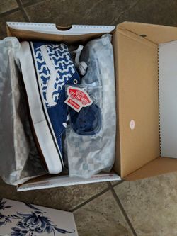 Supreme Vans Monogram Size 9