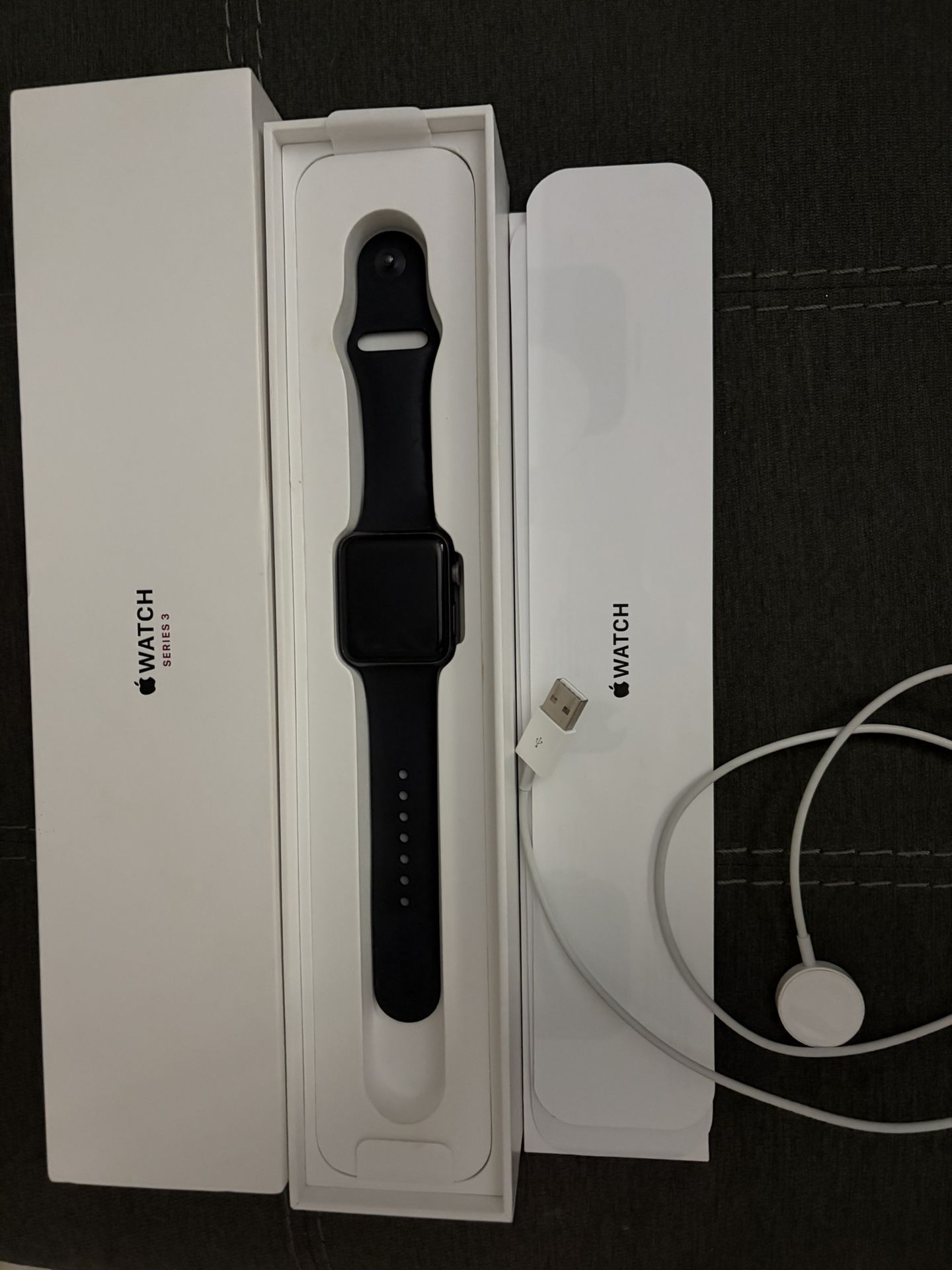 Apple Watch Series 3. Black. 42mm