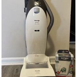 Miele Cat & Dog Model S7260 Swivel Neck Upright Vacuum Cleaner- Working
