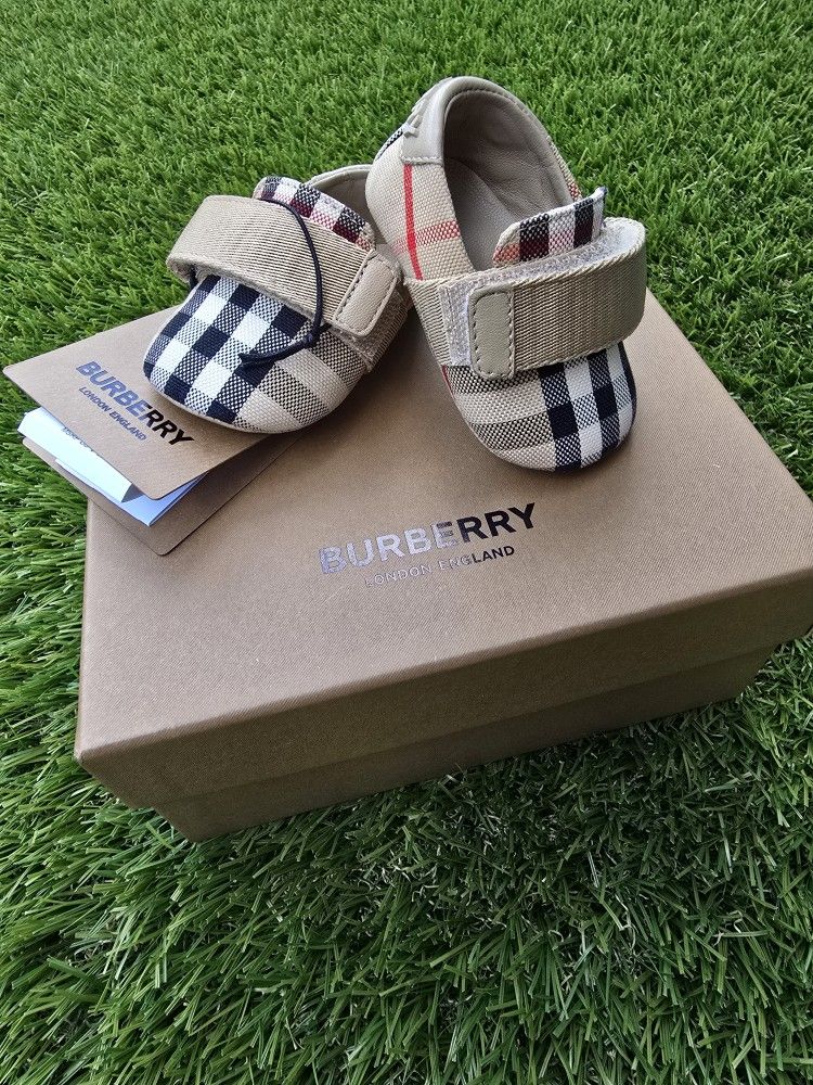 Burberry Baby Newborn Sneaker Size 0