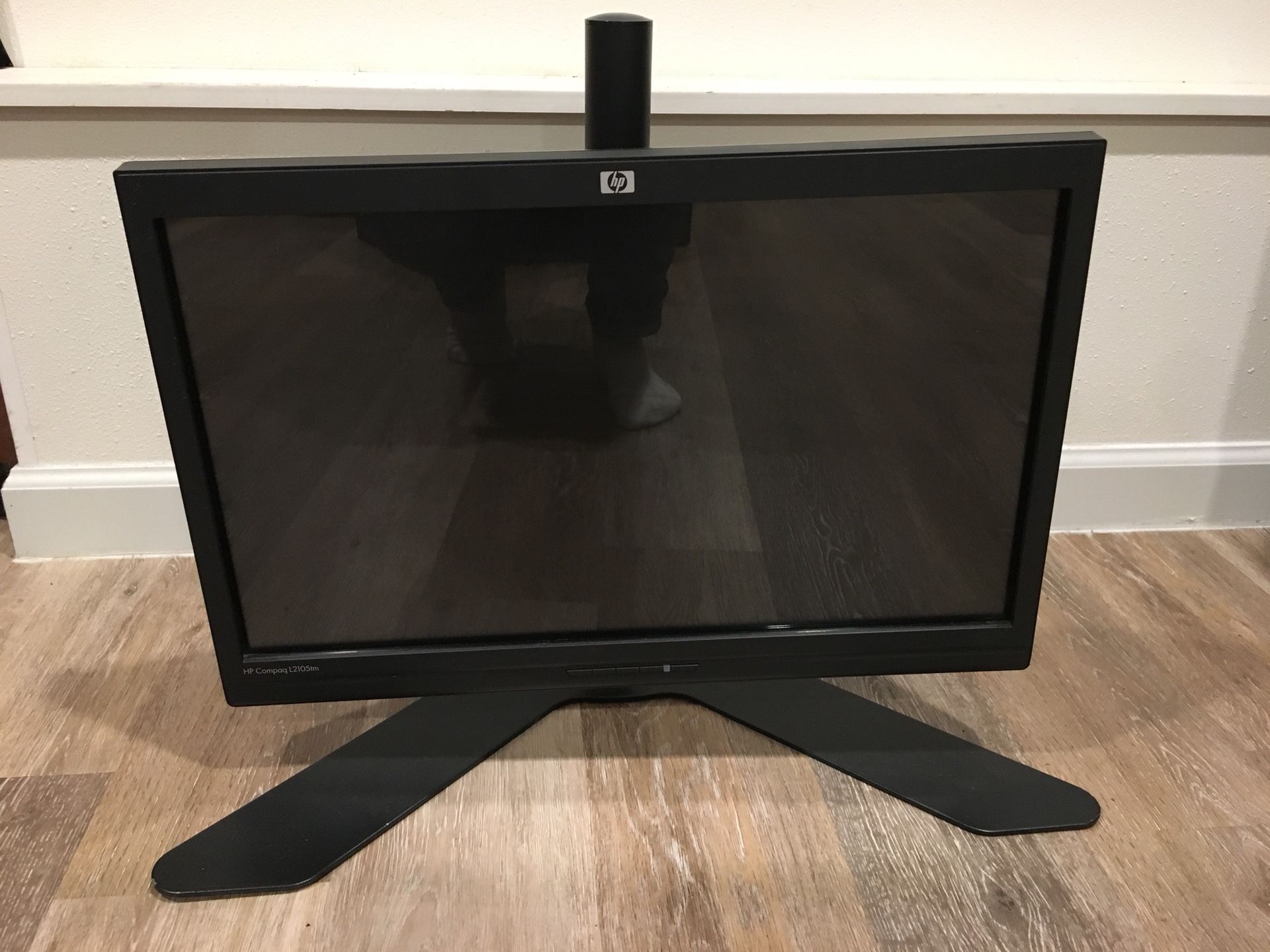 HP Compaq L2105tm touchscreen monitor with stand