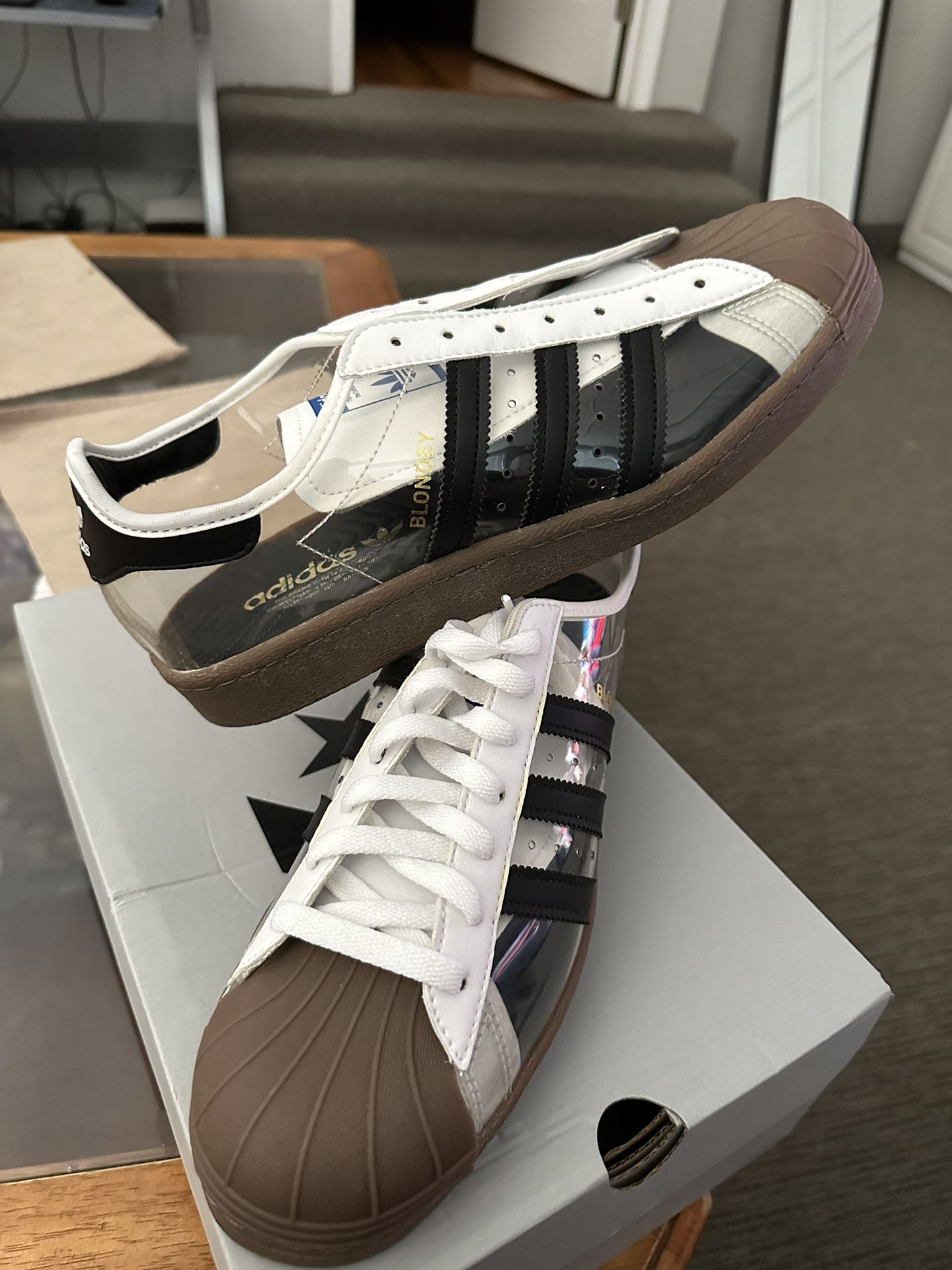 Adidas Superstars “blondey” 10 Men