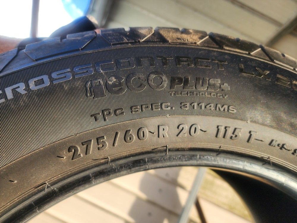 275/60/r20. All 4 150 No Flats Good Tires