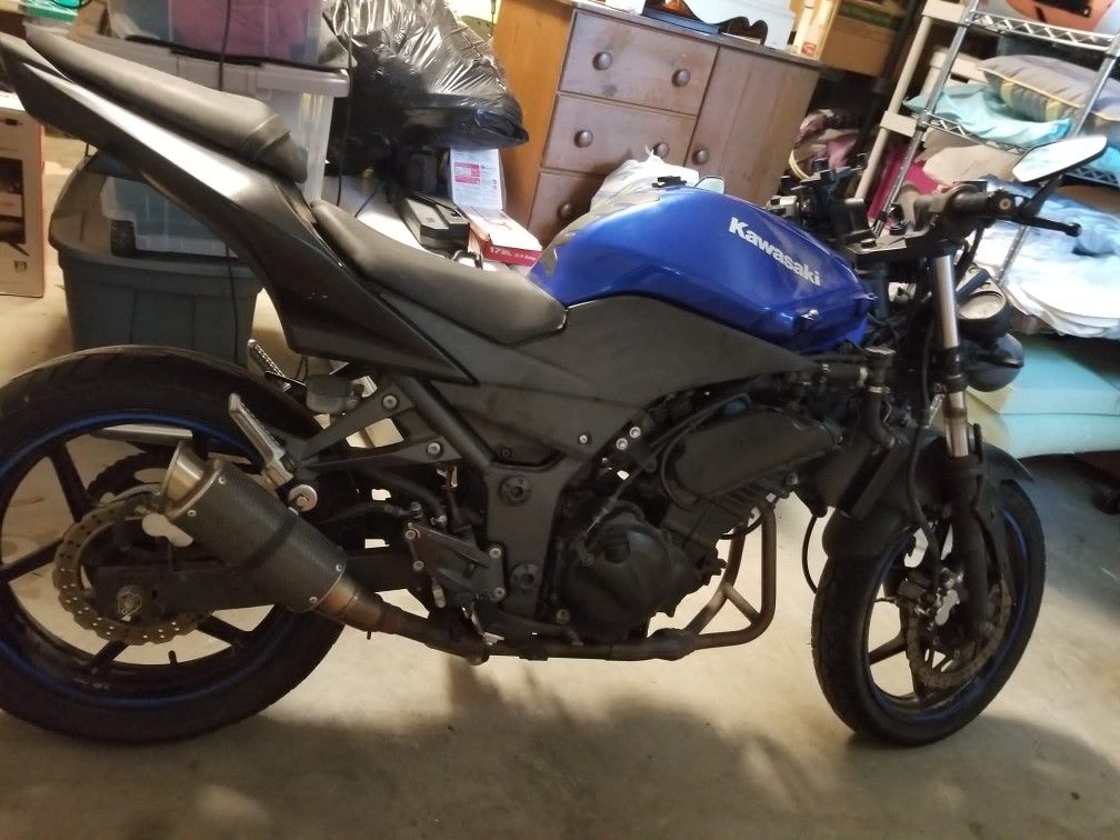 Motorcycle ( Kawasaki Ninga)