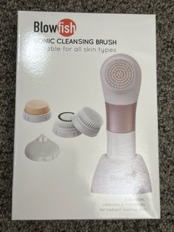 Blowfish SONIC CLEANSING BRUSH Sultable for all skin types Blowis Extoliates, cleanses & massages for radiant looking skin