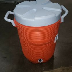 Rubbermaid Cooler