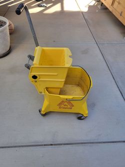 Mop bucket