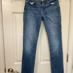 Levi Strauss - 525 Straight Leg Jean - Perfect Waist. Womens. Size: 4M