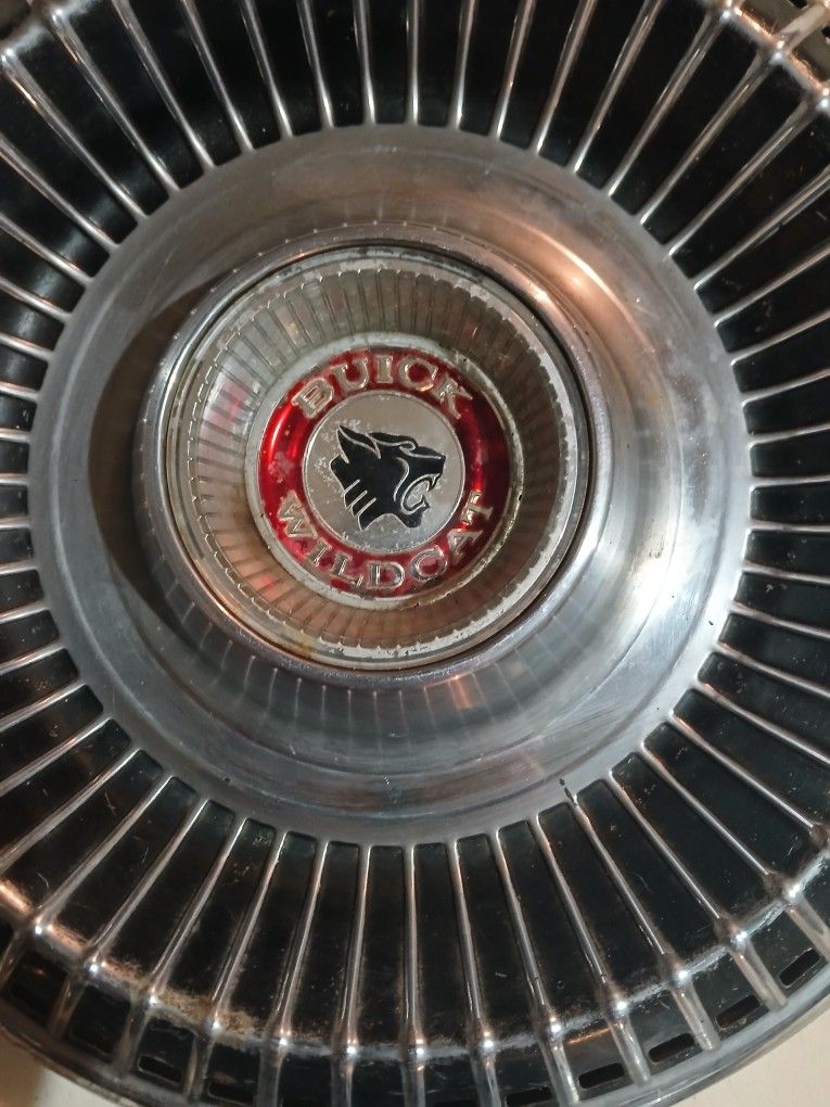 Hubcaps Buick Wildcat