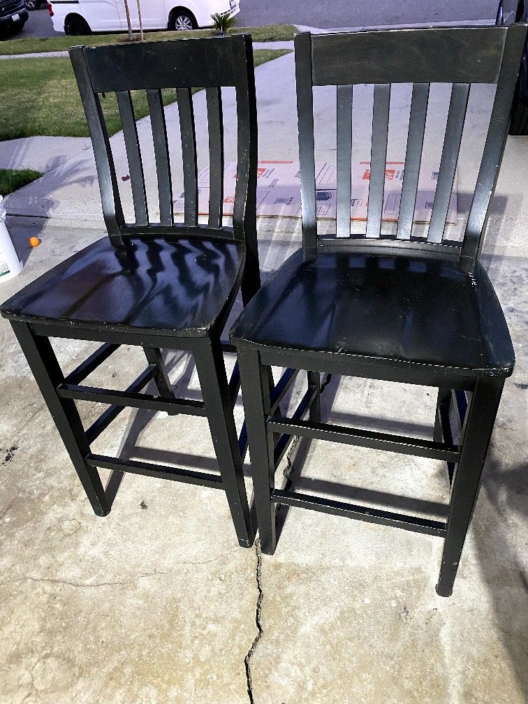 WOODEN CHAIRS