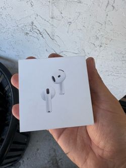 Airpods 4 with Active Noise Cancellation