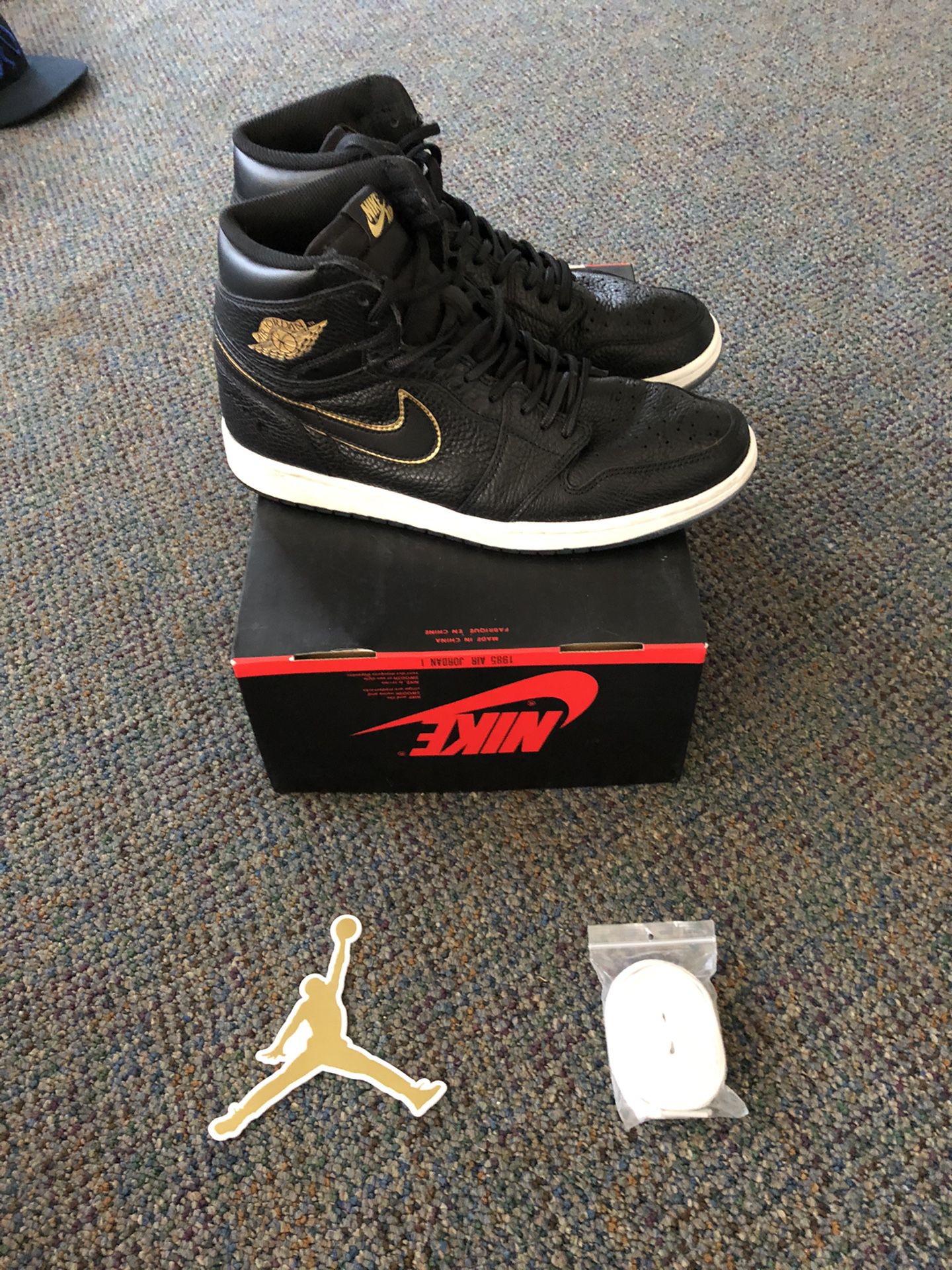 Air Jordan 1 I Retro High OG Size 10 Mens X great condition with box extra laces and Jordan sticker see photos