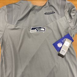 M Seattle Seahawks shirt