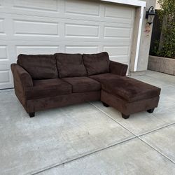 Beautiful Brown Sofa W Reversible Chaise (Delivery Available)