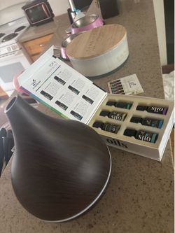 Humidifier with essential oils included
