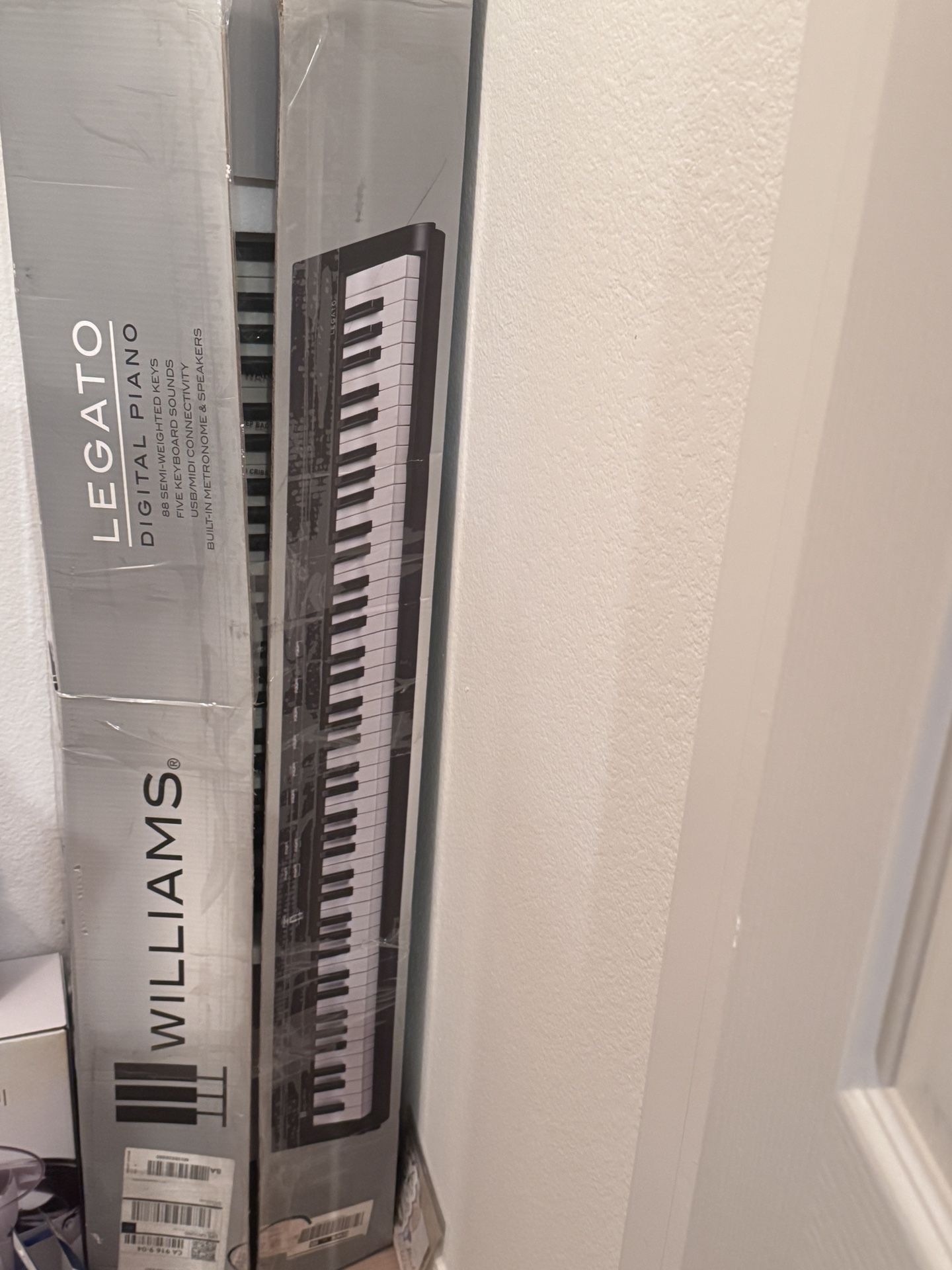 🎹 Digital Piano for Sale - Like New + Bench - $500