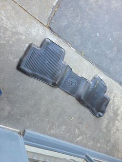 Toyota pickup rear floor mats