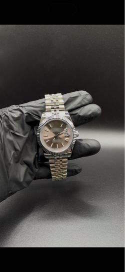 Men’s luxury watch