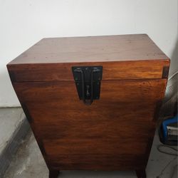 4 End Tables/ Storage Blanket Box 