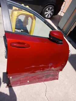 2025 Nissan Kicks Part Right front door