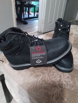 Steel toe boots
