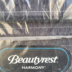 New QUEEN SIZE BEAUTYREST Harmony Mattress