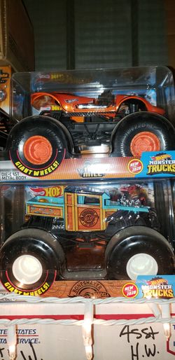 Hot Wheels Monster Trucks 1:24 Bone Shaker Vehicle 