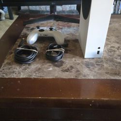 Xbox Series S And Gaming Monitor 