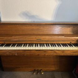 Piano KINCAID