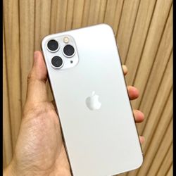Like New Iphone 14 Pro Max 256 GB In Perfect Condition With Really Cool Case