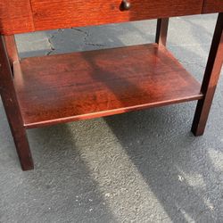 Beautiful end table 