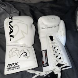 Rival Gurrero RFX BOXING GLOVE 16 Oz