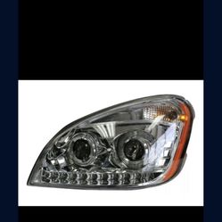 Cascadia L Side Headlight