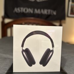  Apple AirPods Max (Midnight) – Brand New Sealed – $280 OBO 
