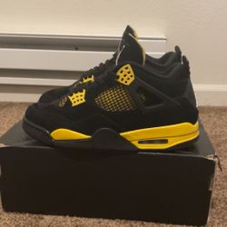 Jordan 4 Yellow Thunder