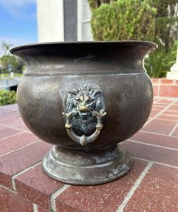 Vintage Brass Lion Head Jardiniere Planter with Pedestal Base Planter Pot Patina 9x10” Urn Vase