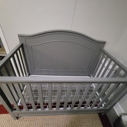 Davinci Charlie 4-in-1 Convertible Crib