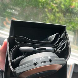 Woojer  Born To Feel. 