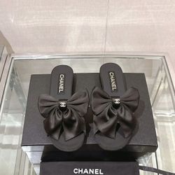 Fashionable Slippers 