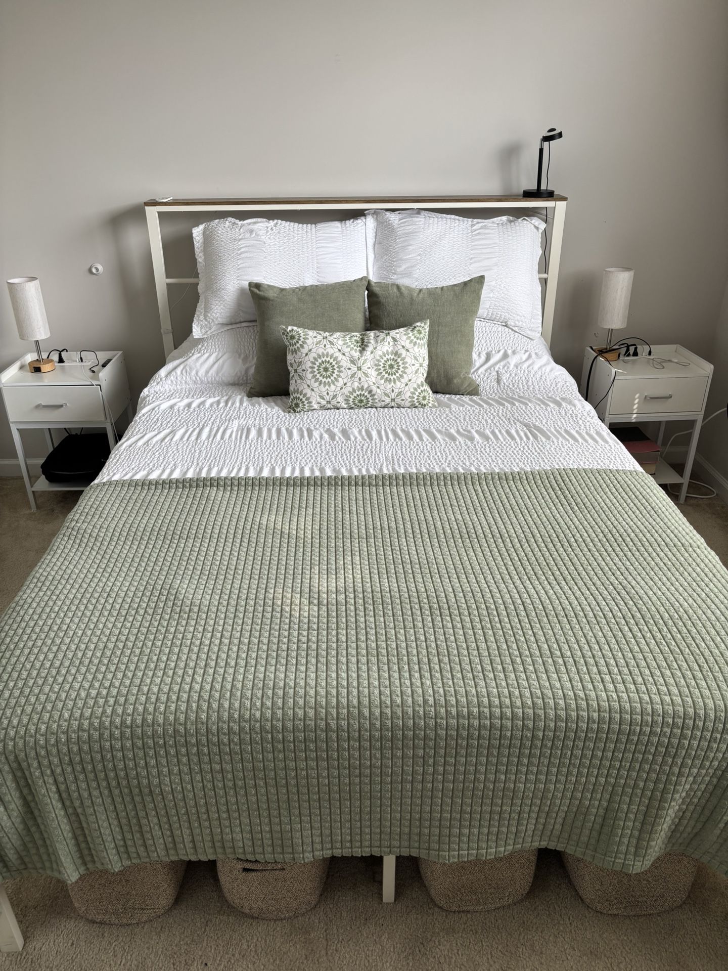 Queen Size Mattress & Bed Frame – Like New – Must Sell!